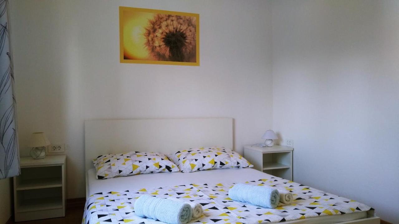 Apartmani "Lorenzo" Novalja Extérieur photo