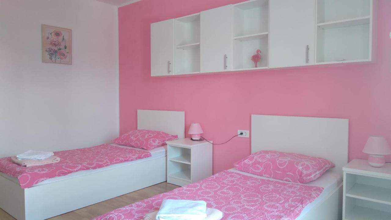 Apartmani "Lorenzo" Novalja Extérieur photo