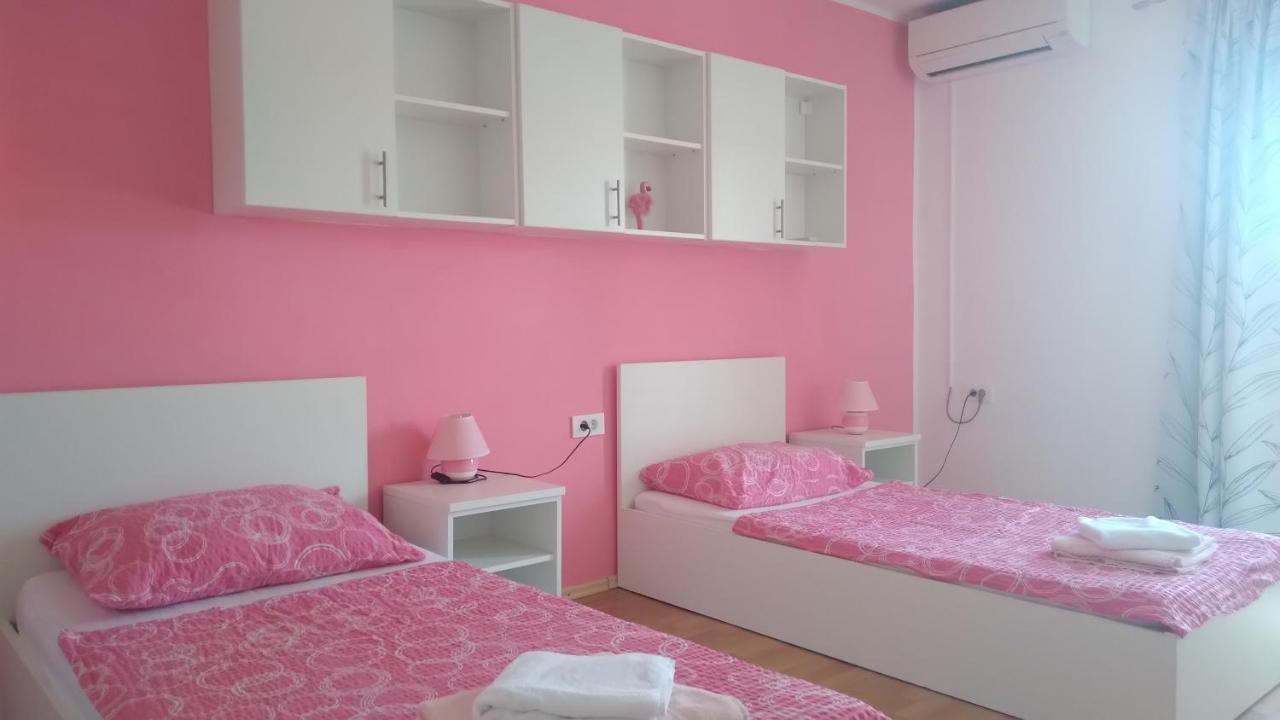Apartmani "Lorenzo" Novalja Extérieur photo