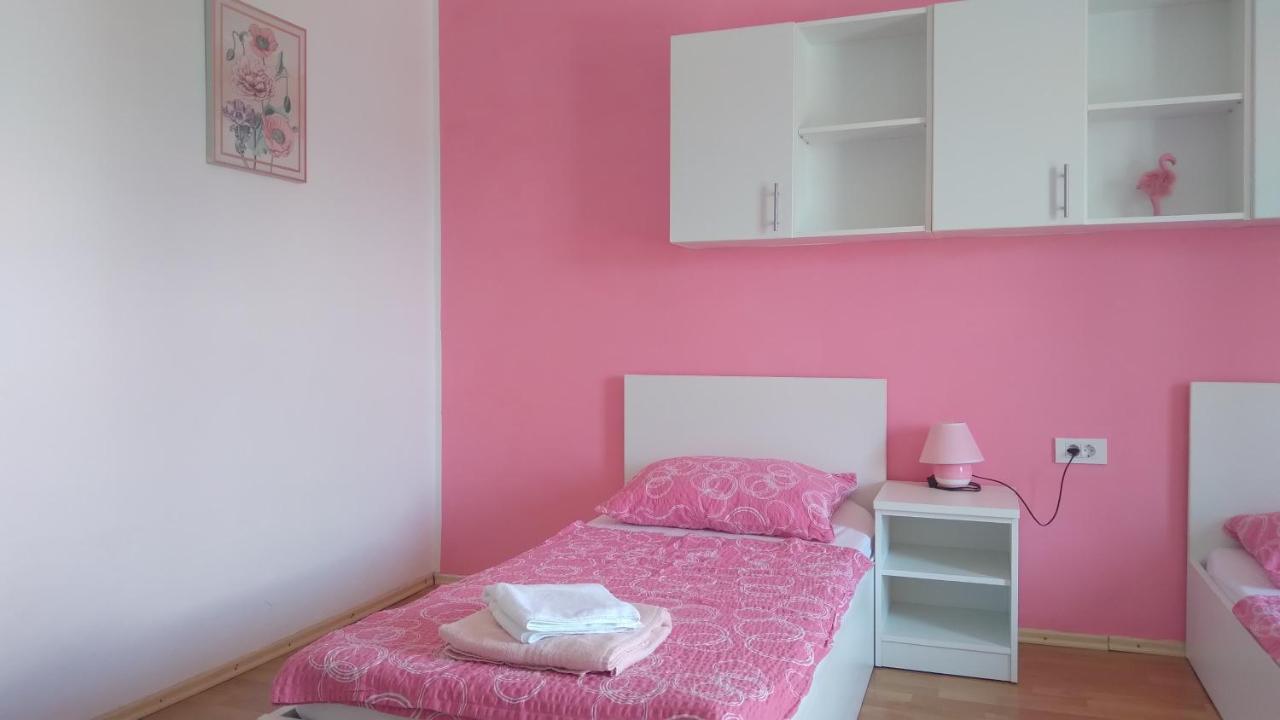 Apartmani "Lorenzo" Novalja Extérieur photo