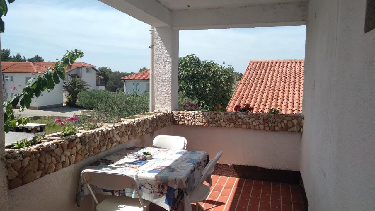 Apartmani "Lorenzo" Novalja Extérieur photo