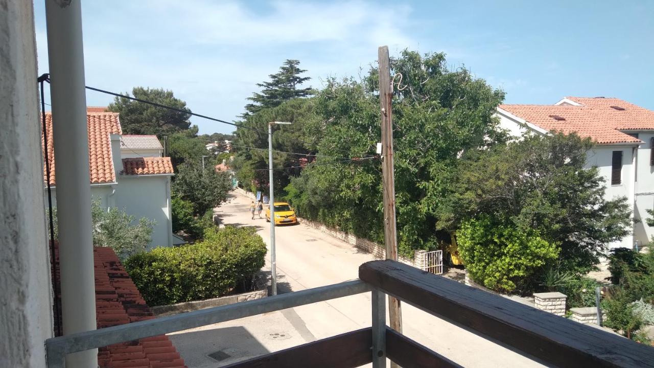 Apartmani "Lorenzo" Novalja Extérieur photo