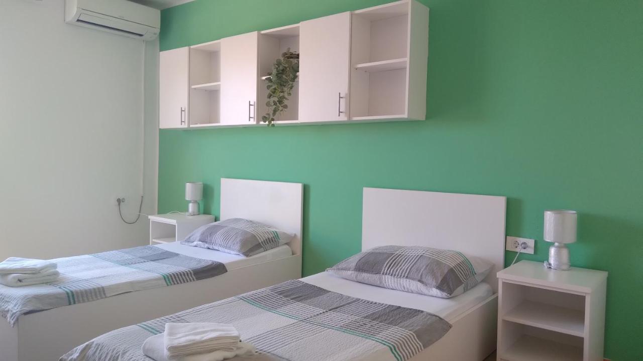 Apartmani "Lorenzo" Novalja Extérieur photo