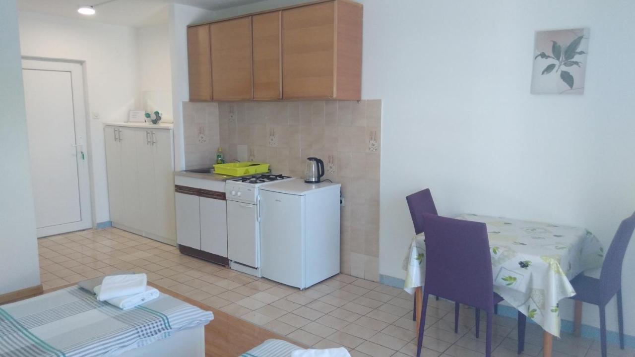 Apartmani "Lorenzo" Novalja Extérieur photo