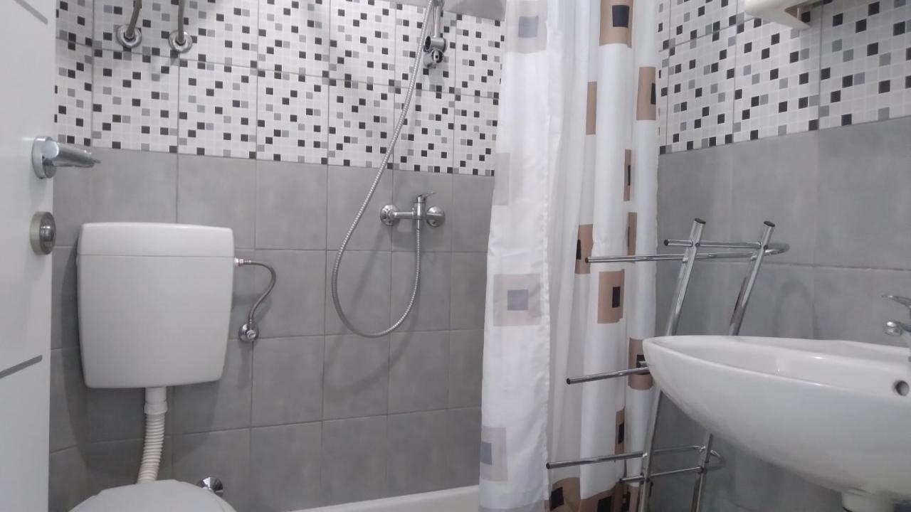 Apartmani "Lorenzo" Novalja Extérieur photo