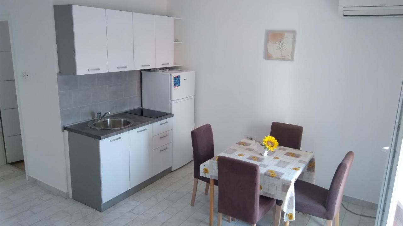 Apartmani "Lorenzo" Novalja Extérieur photo