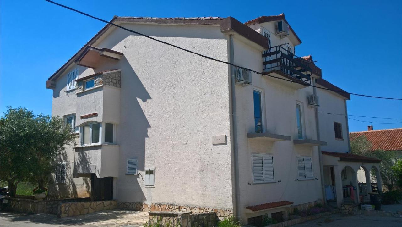 Apartmani "Lorenzo" Novalja Extérieur photo