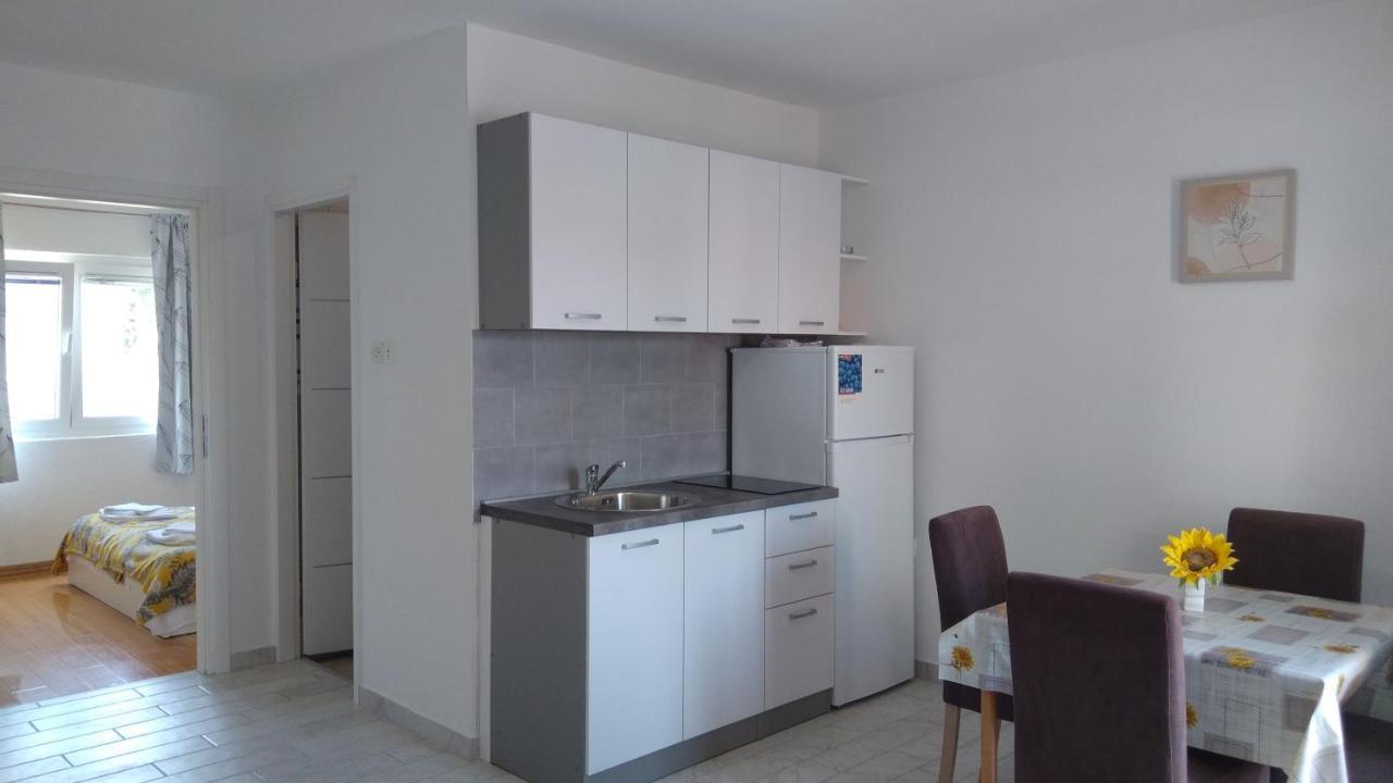 Apartmani "Lorenzo" Novalja Extérieur photo