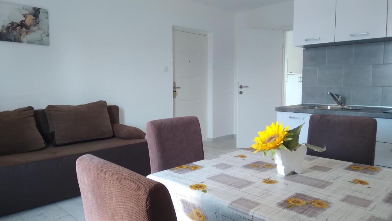 Apartmani "Lorenzo" Novalja Extérieur photo